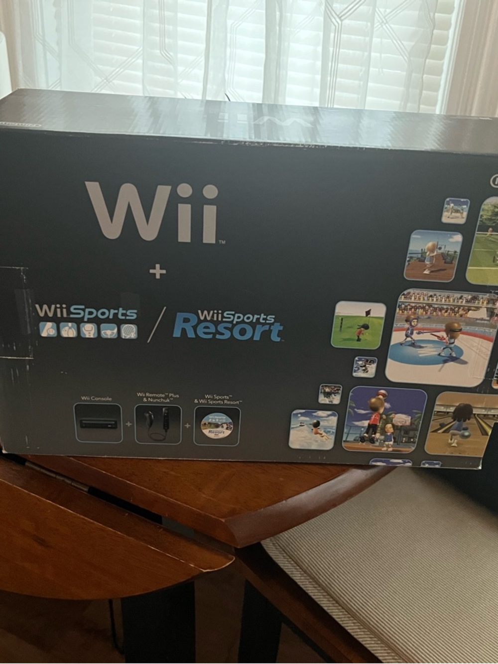 2006 Nintendo WII Console with all accessories and original books!